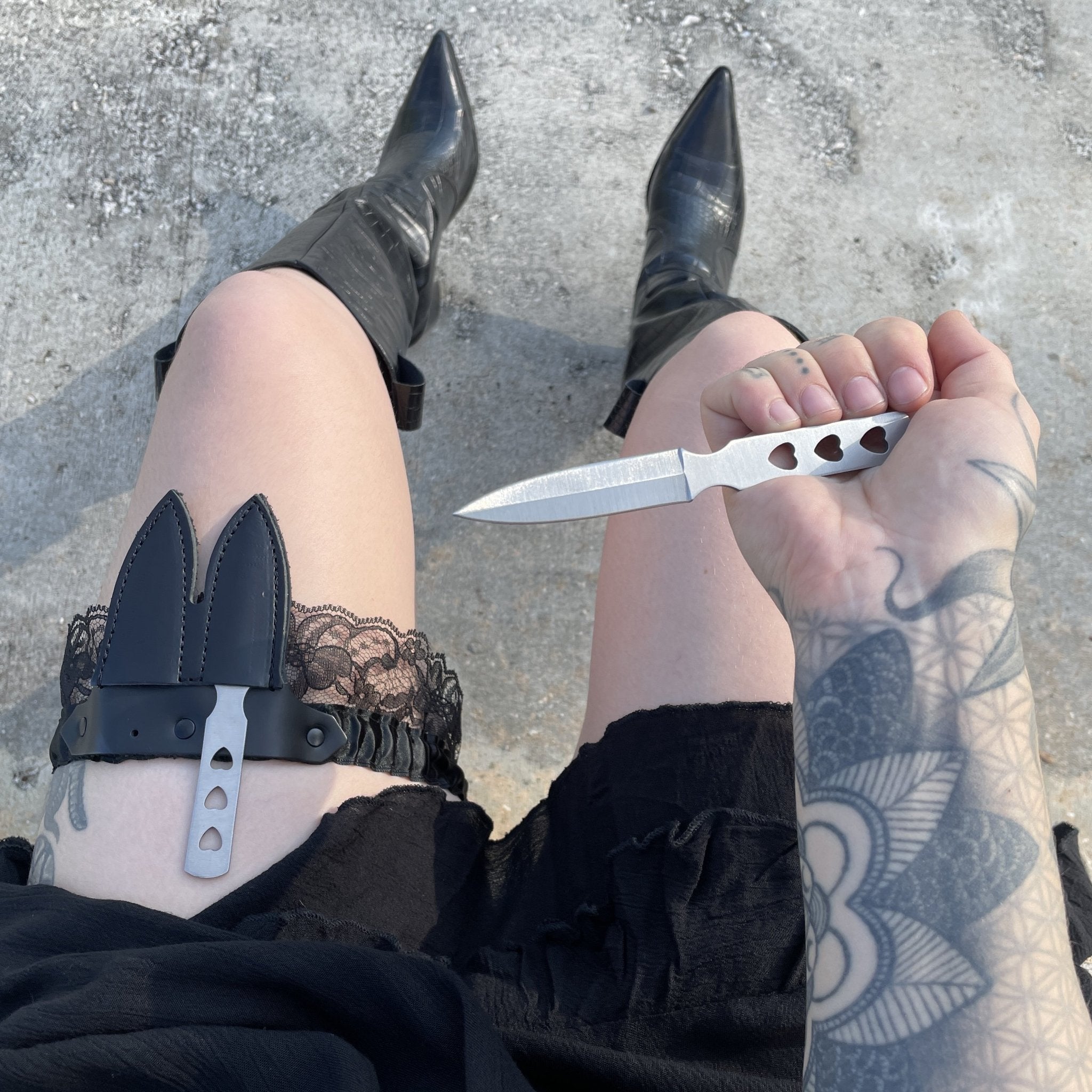 Black Color Leather & Lace Garter Knife | Shop Now  Blades For Babes